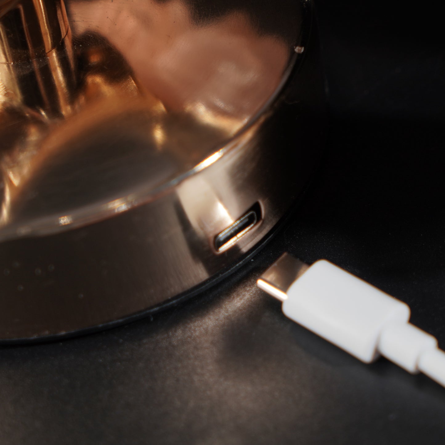 "0" Shape Crystal Lamp