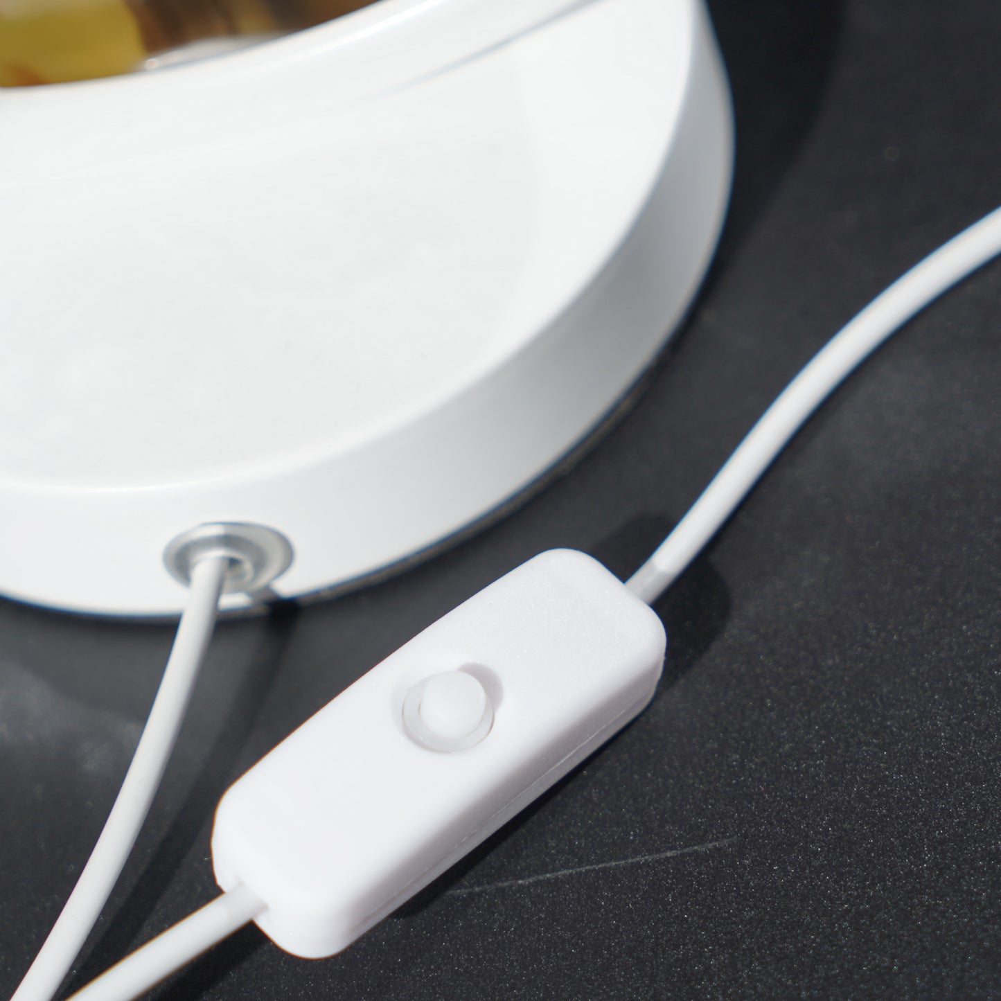 Round Agate slab lamp