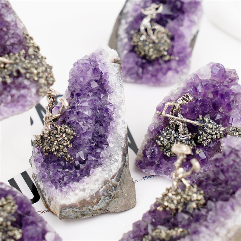 Amethyst Cluster Miner Ornament-1KG