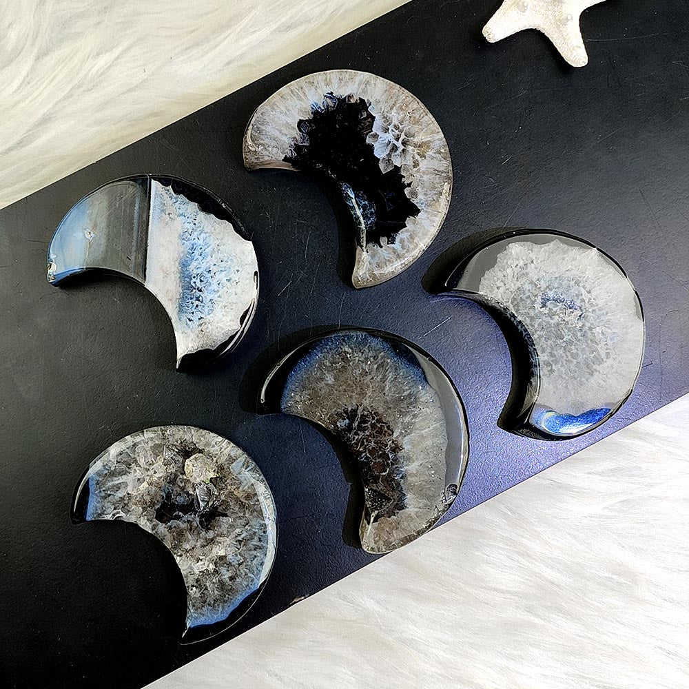 Black Sardonyx Agate Moon Ornament-1KG