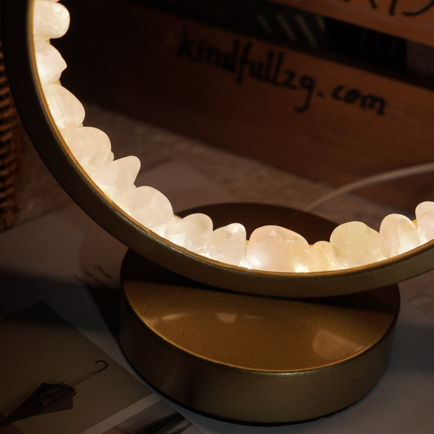 Round Rose quartz lamp