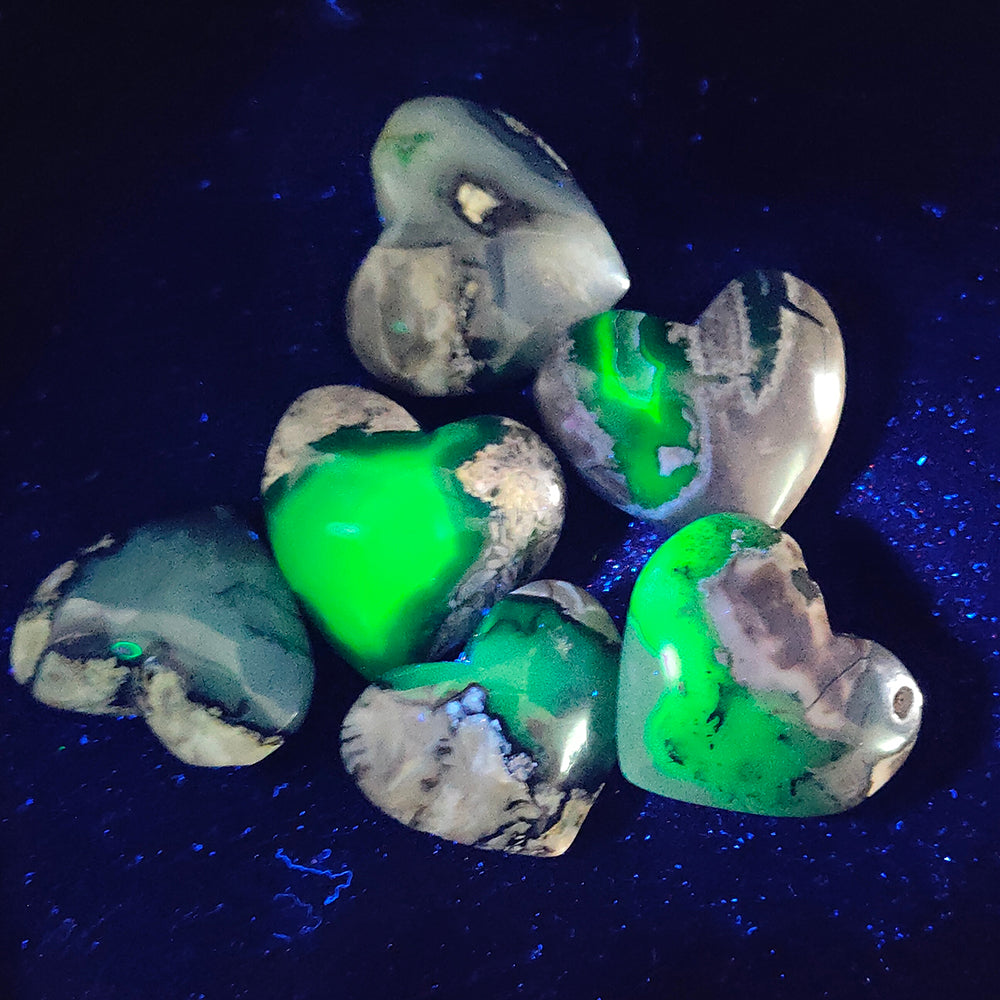 Fluorescent Agate Heart -1KG