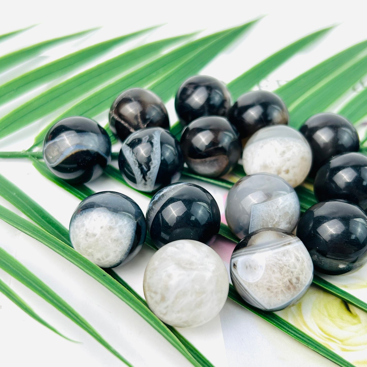 Wholesale Different Materials Crystal Spheres Room Ornament